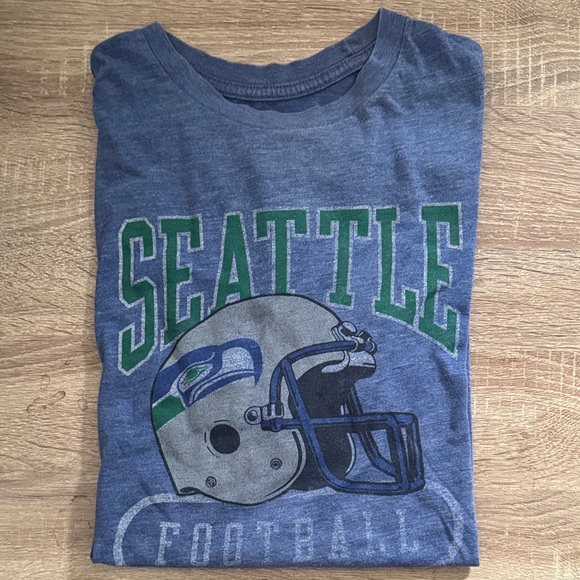 Majestic Other - Vintage Majestic Seattle Football Shirt